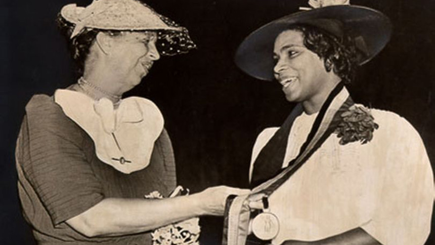Marian Anderson receives the Spingarn Award from Eleanor Roosevelt | July 02, 1939