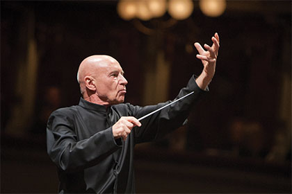 Christoph Eschenbach conducting