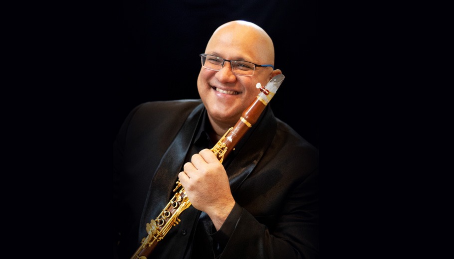 Ricardo Morales with clarinet